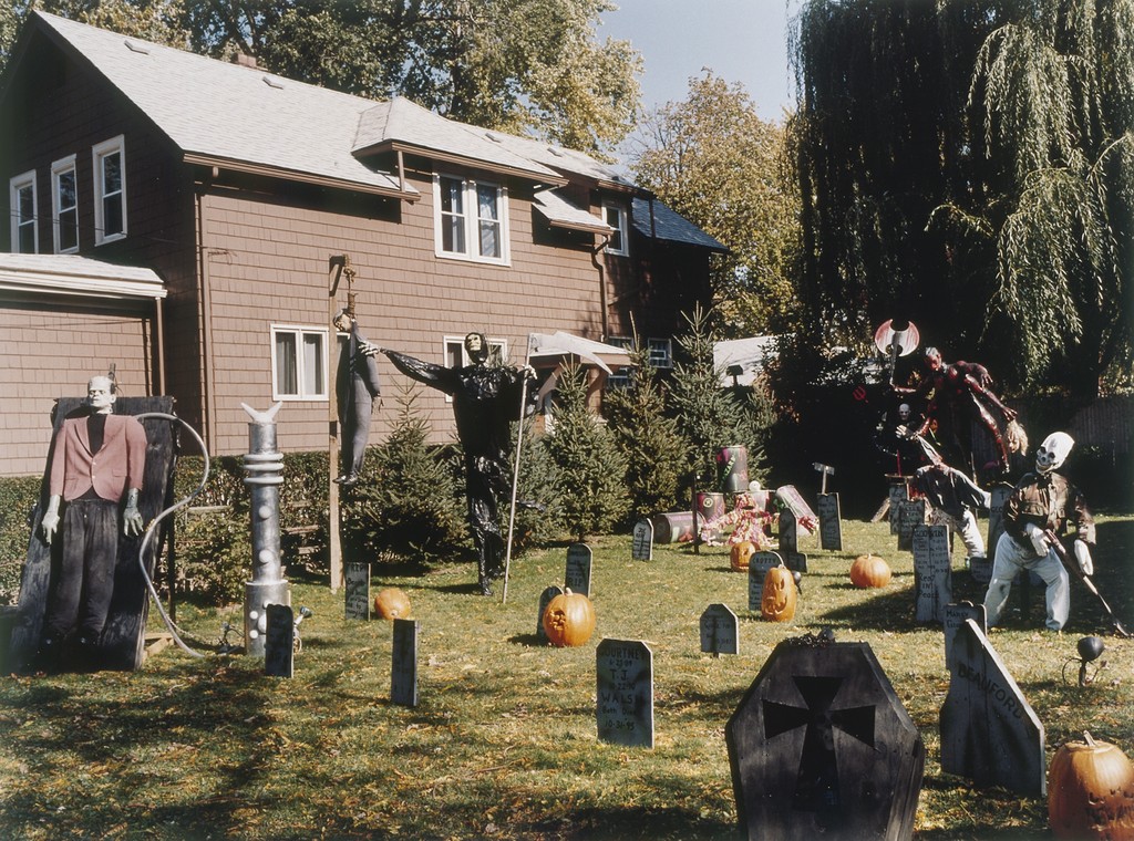 David George’s Halloween display, Woodcrest Dr., Buffalo, New York, October 1999
