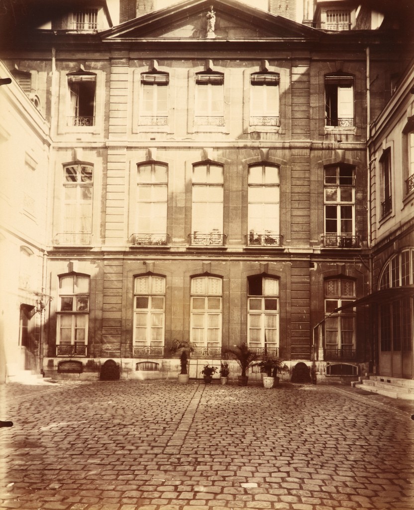 Hotel de la Comtesse de Verrue, 1 rue de Regard