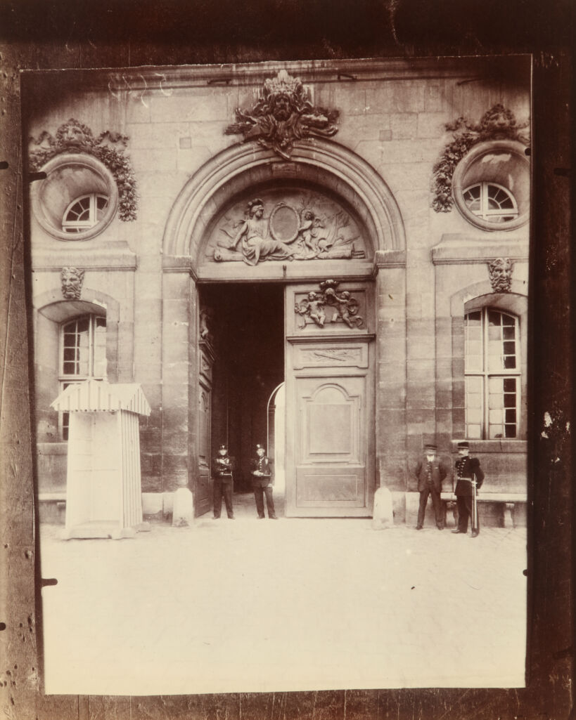 Porte, les Invalides