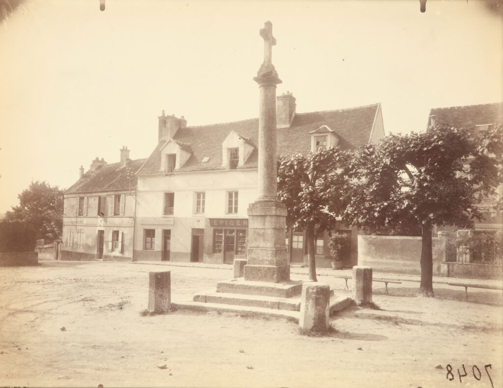 Bievre (Place de Saint-Eglin)