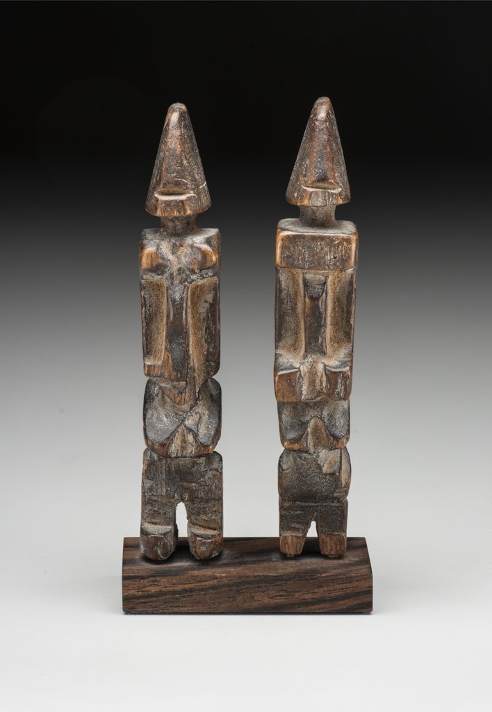 Pair of Standing Figures, Couple