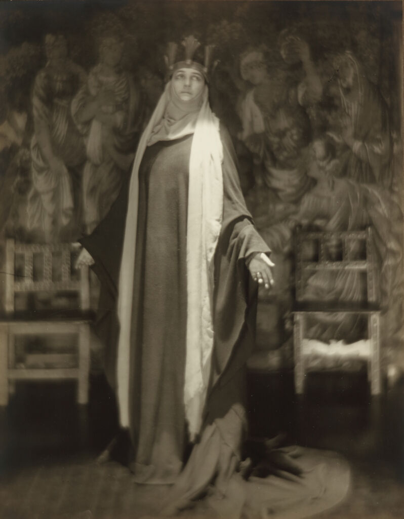 Lady Diana Manners as the Statue of the Virgin in Max Reinhardt’s The Miracle