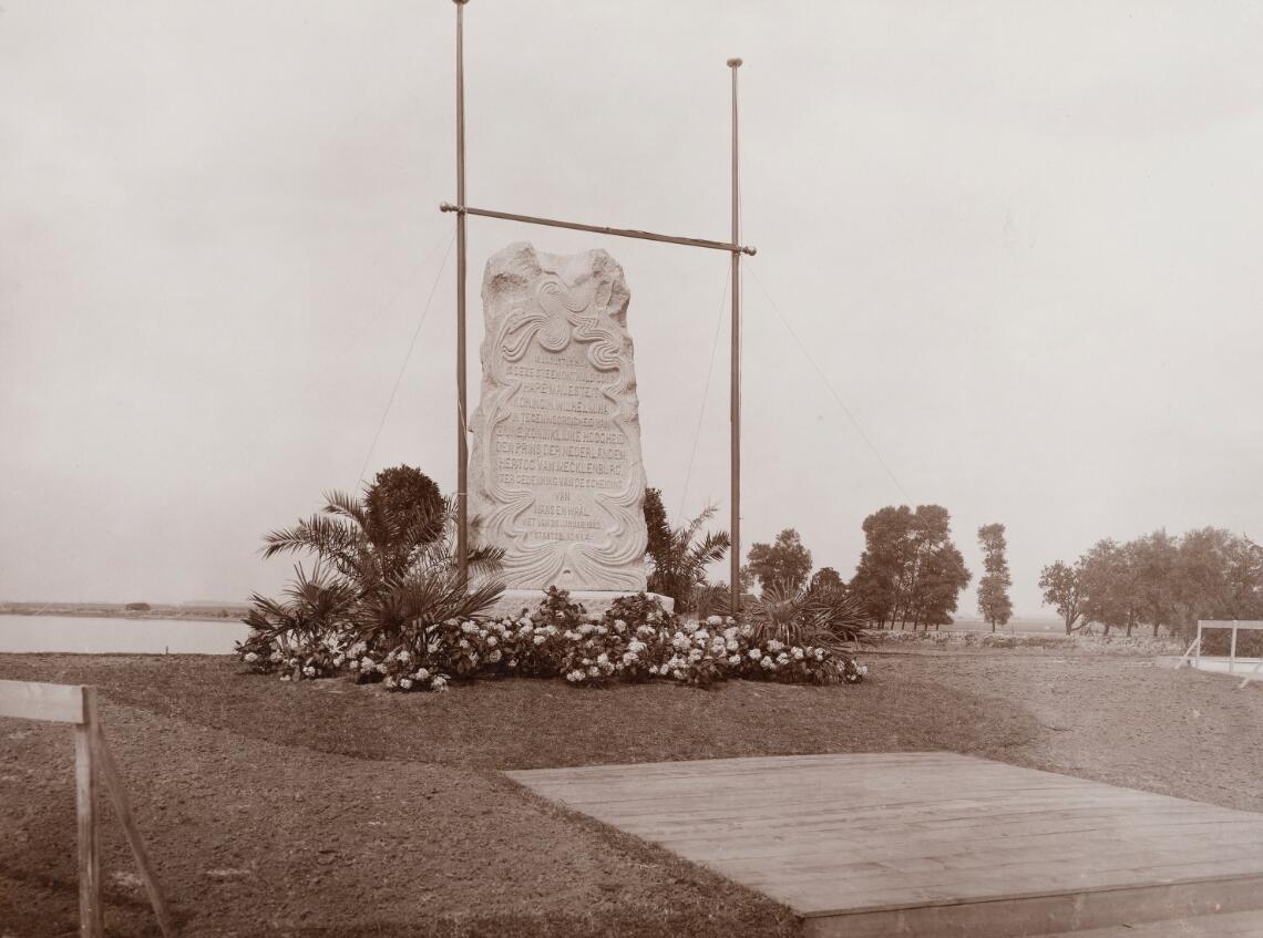 De Gedenksteen van de Maas (17 augustus 1904)